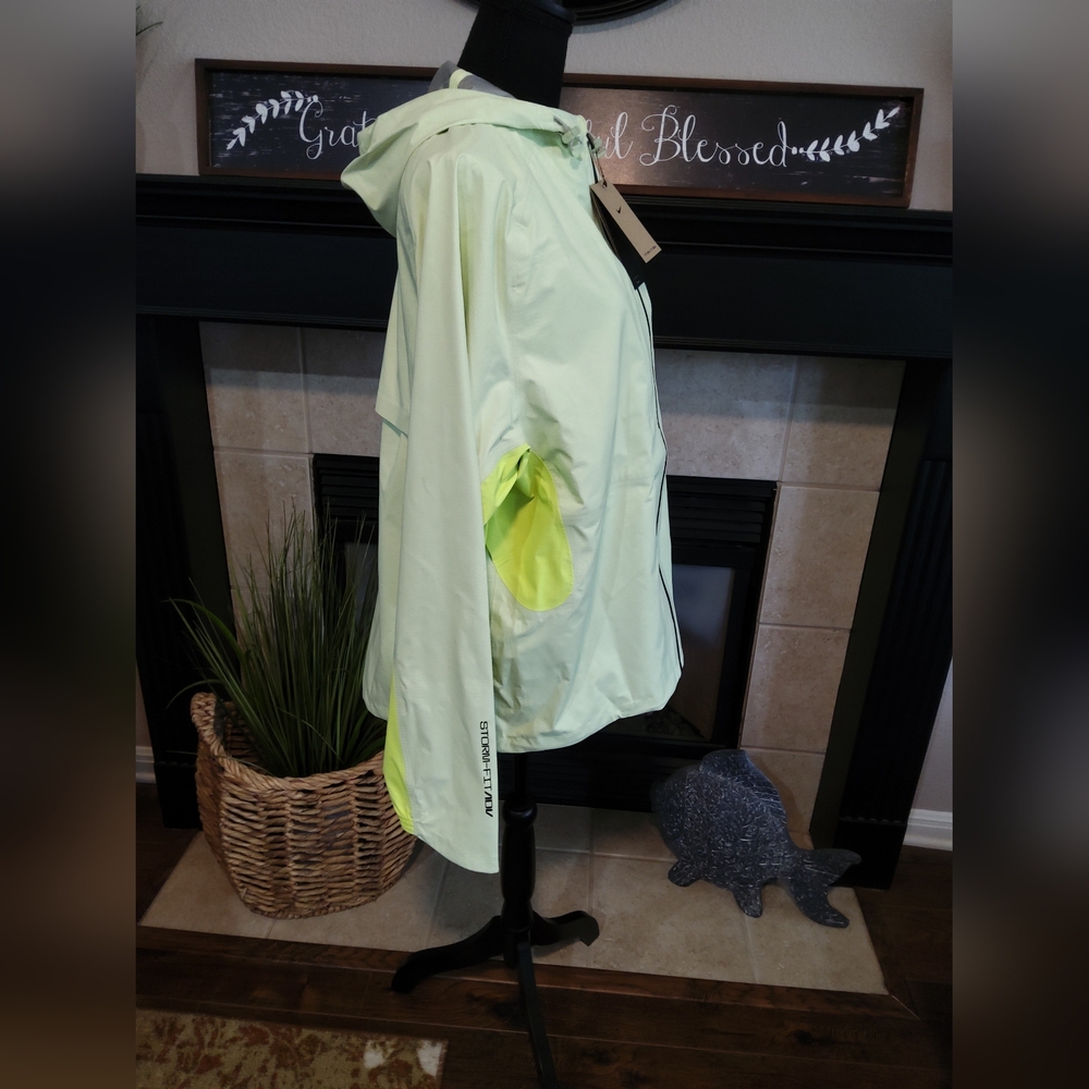 Nike Men's Light Green Jacket - Picture 6 of 12